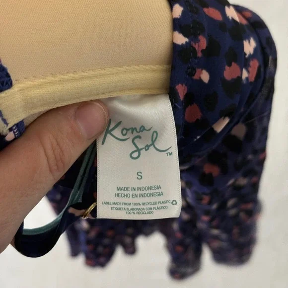 Kona Sol Womens Blue Leopard Print Flyaway Tankini Swim Top Small NWT - Picture 2 of 9